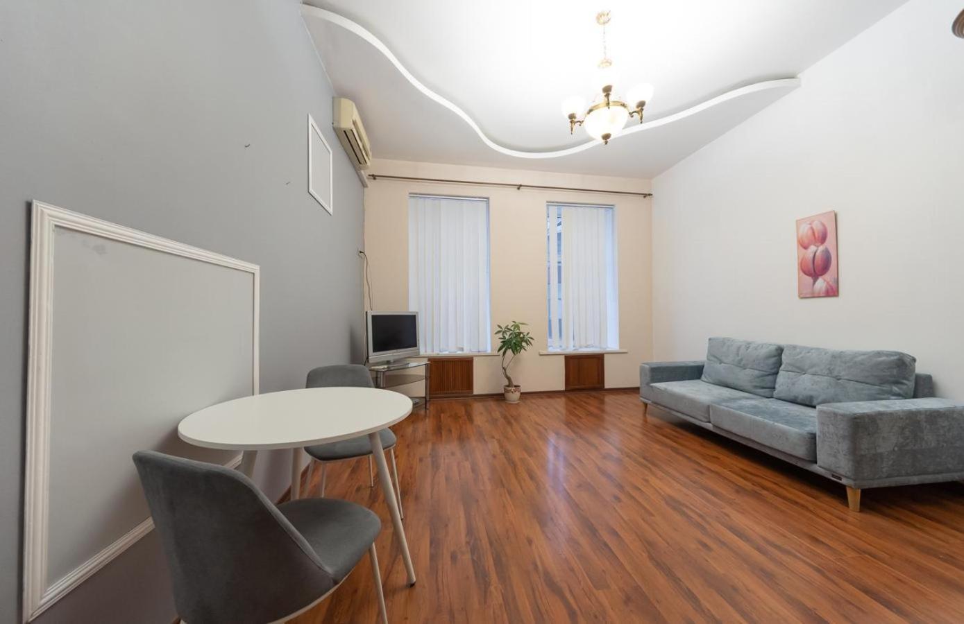 Затишна Квартира Біля Майдану Незалежності Kiew Exterior foto