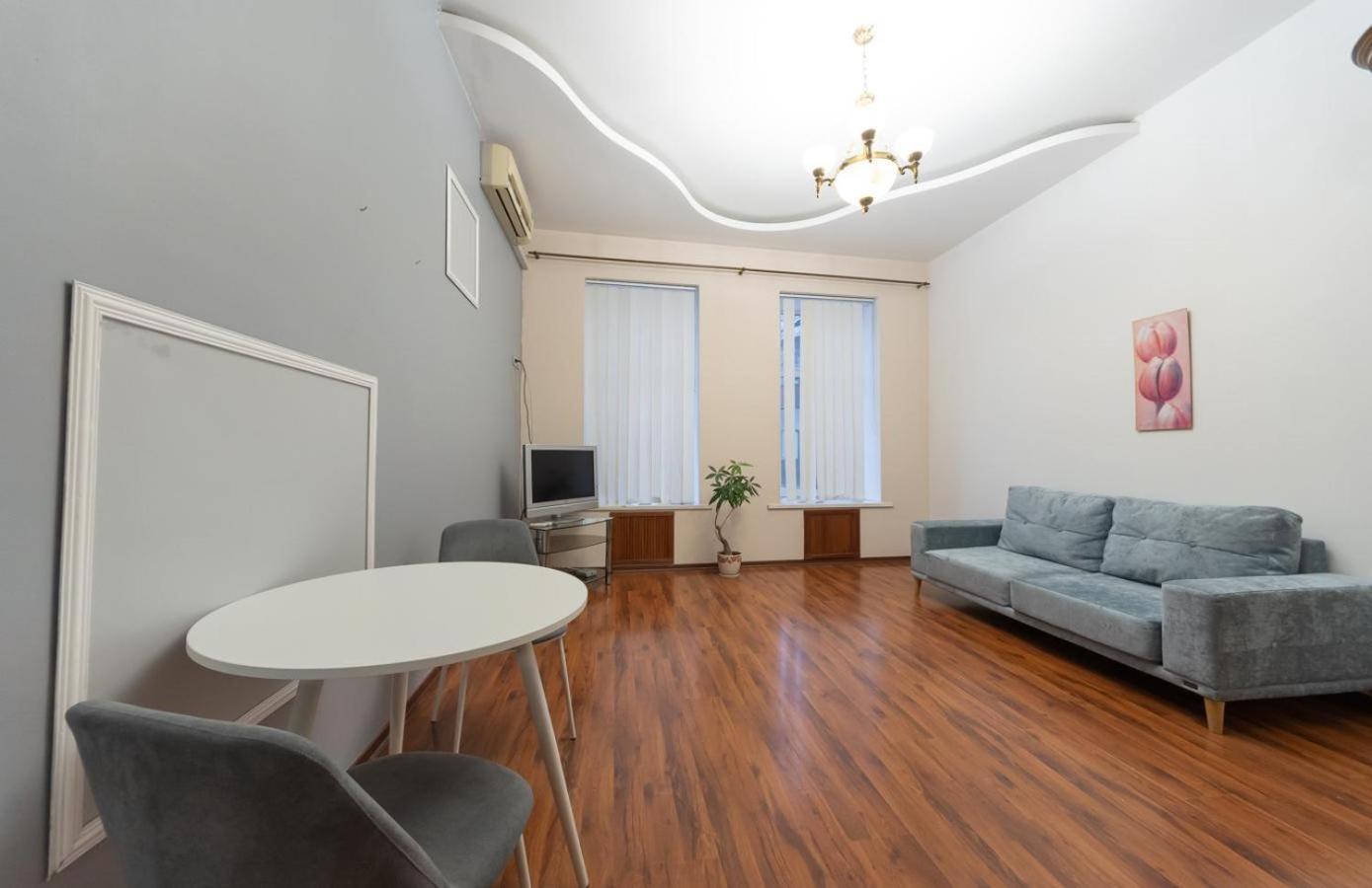 Затишна Квартира Біля Майдану Незалежності Kiew Exterior foto